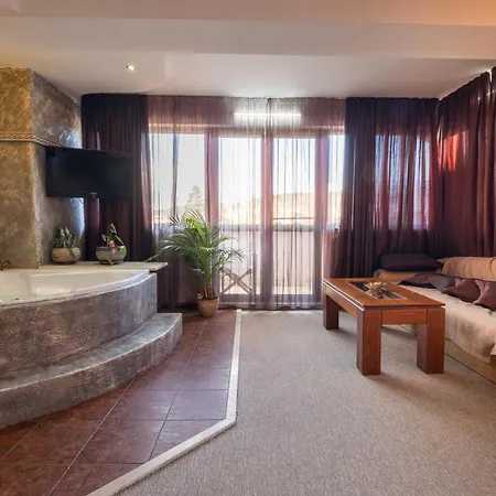 Хотел Том И Нези Класик Hotel Velingrad